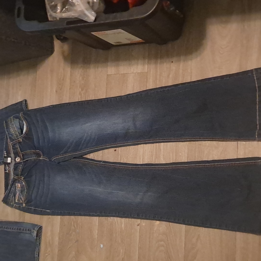 Ariya jeans